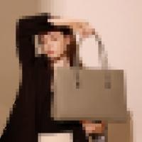 赠：加我领0.5元红包​  | 供：女性手提包包  | 需：女性客户